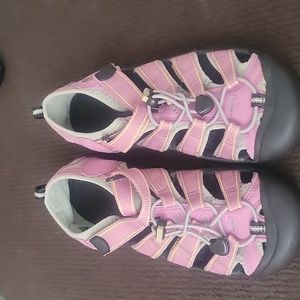 KEEN Waterproof Sandals Pink Size 6